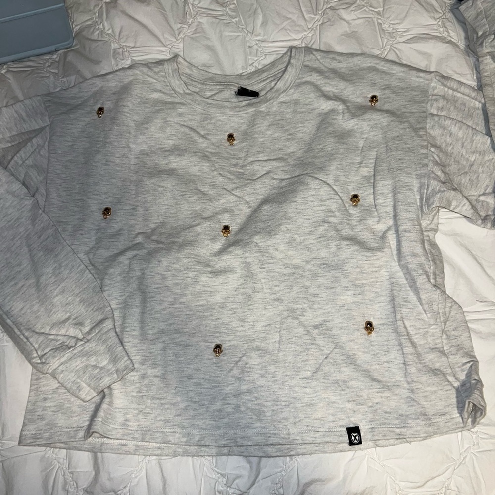 Grey skull sweater